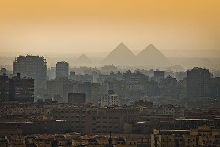 Suez Canal Authority and Ministry of Petroleum ink LNG station deal